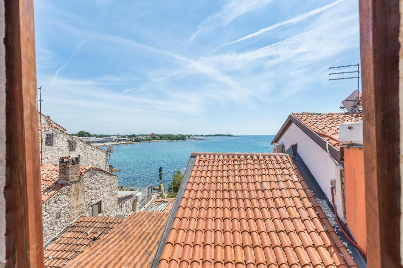Old Town Apartments In Umag Eksteriør billede