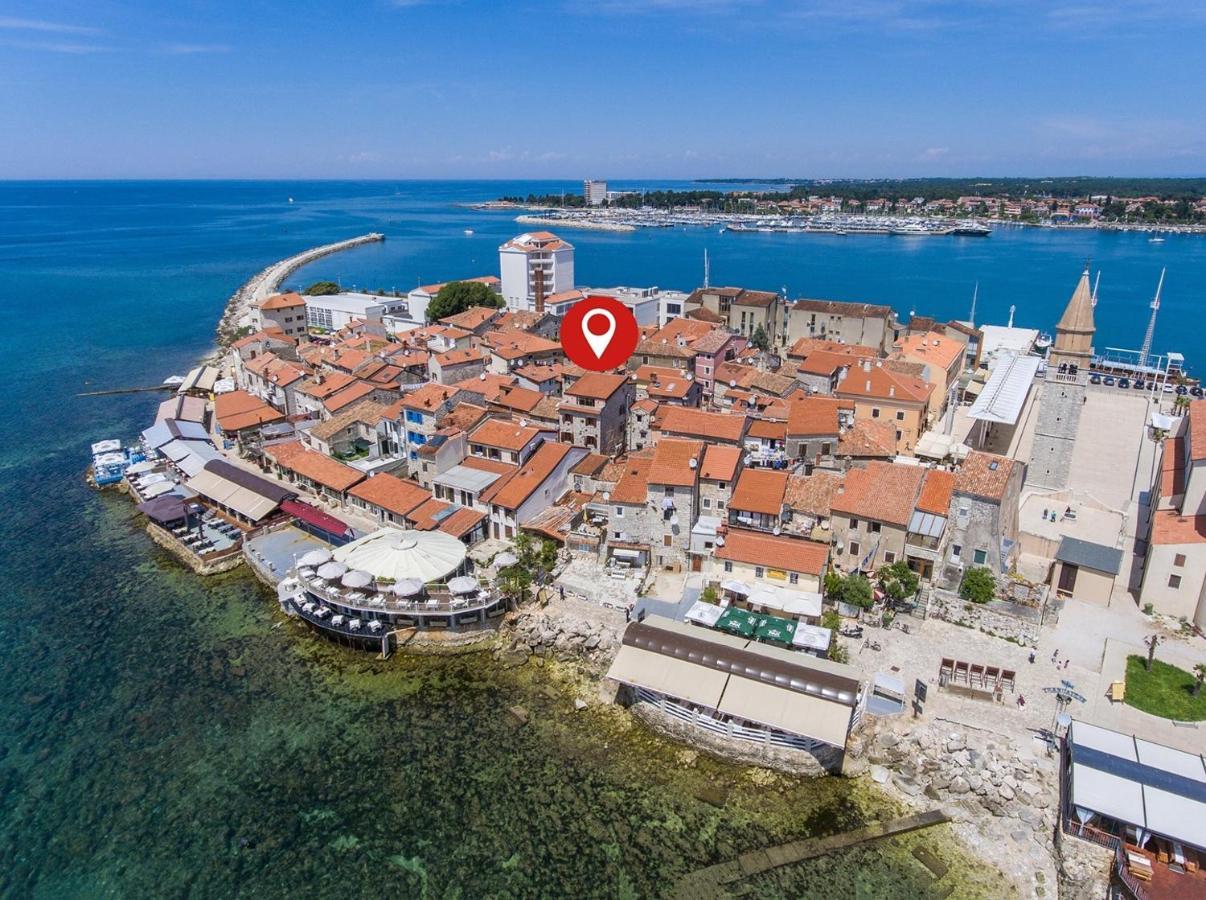 Old Town Apartments In Umag Eksteriør billede